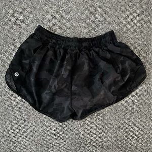 Lululemon hotty hot low rise 2.5